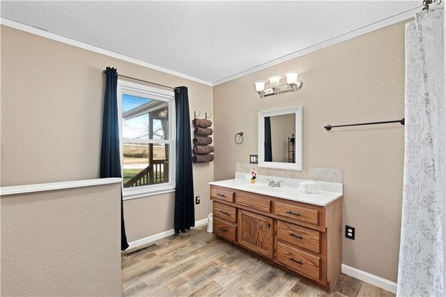 15411 E James Road, Nevada, MO 64772