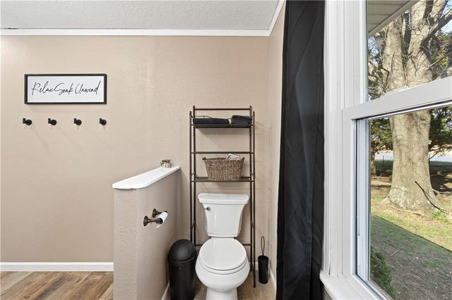 15411 E James Road, Nevada, MO 64772