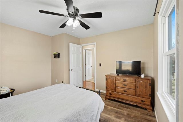 15411 E James Road, Nevada, MO 64772