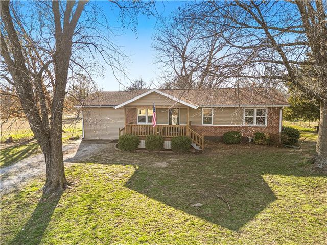 15411 E James Road, Nevada, MO 64772