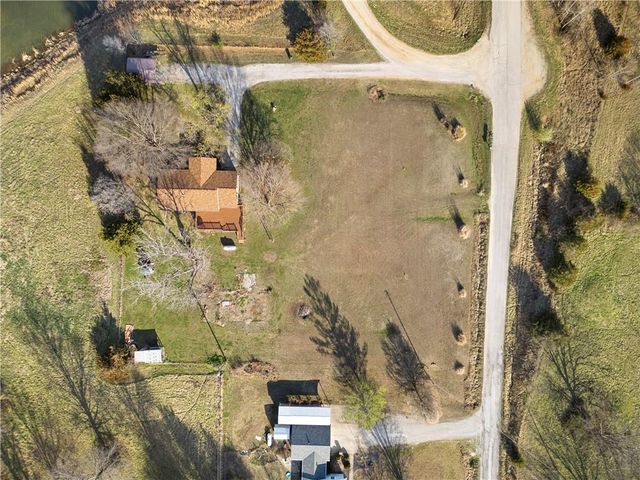 15411 E James Road, Nevada, MO 64772