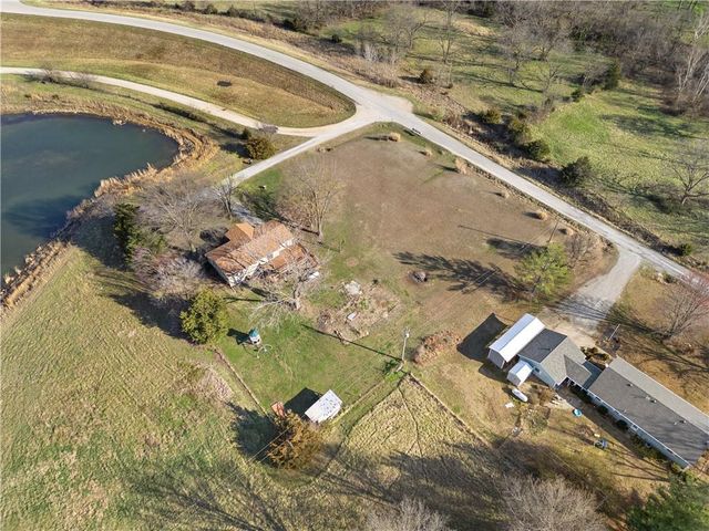 15411 E James Road, Nevada, MO 64772