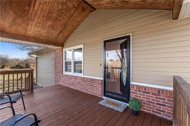 15411 E James Road, Nevada, MO 64772