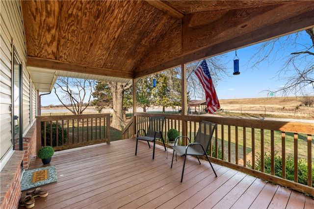 15411 E James Road, Nevada, MO 64772