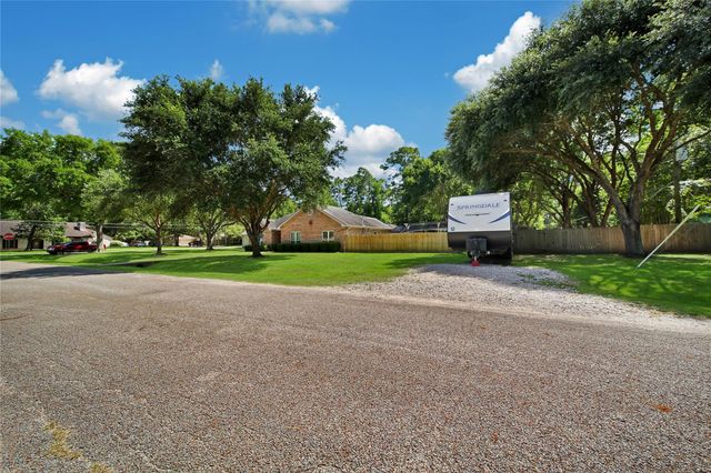 34605 Kara Lane, Pinehurst, TX 77362