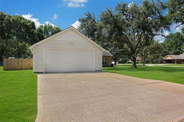 34605 Kara Lane, Pinehurst, TX 77362