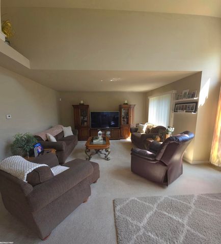 59746 Beechwood Drive, Washington, MI 48094