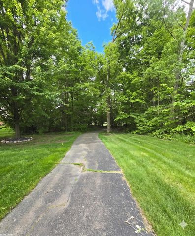 59746 Beechwood Drive, Washington, MI 48094