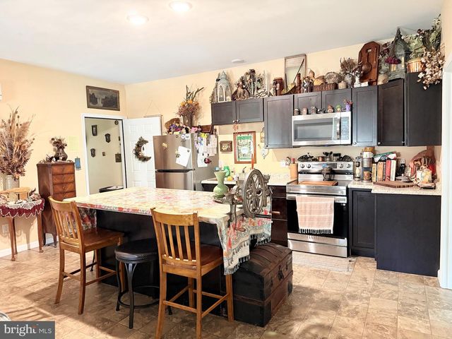 1 CENTRAL AVE, Ridgely, MD 21660