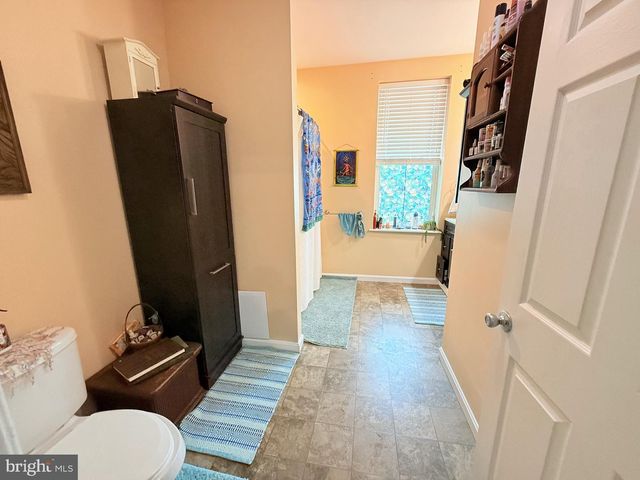 1 CENTRAL AVE, Ridgely, MD 21660
