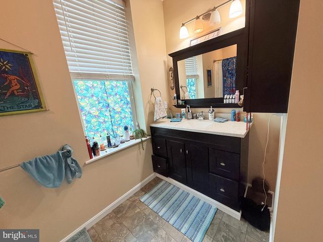 1 CENTRAL AVE, Ridgely, MD 21660