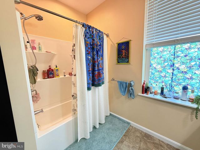 1 CENTRAL AVE, Ridgely, MD 21660