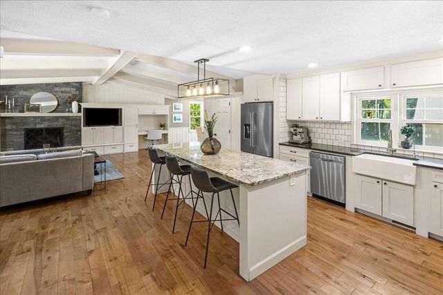 13529 Larkin Drive, Minnetonka, MN 55305