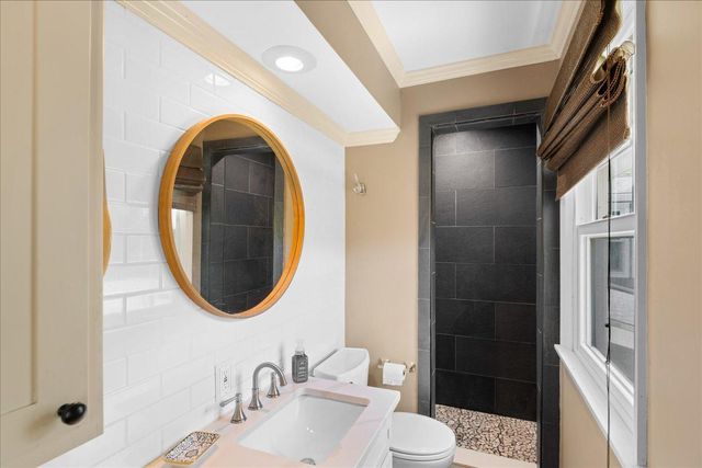 13529 Larkin Drive, Minnetonka, MN 55305