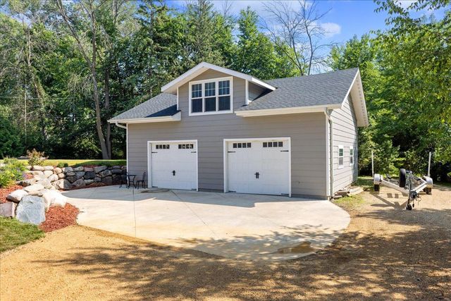 13529 Larkin Drive, Minnetonka, MN 55305