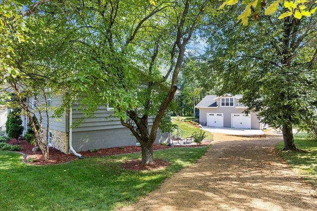 13529 Larkin Drive, Minnetonka, MN 55305