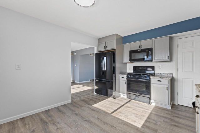 N91W17639 Saint Regis DRIVE, Menomonee Falls, WI 53051