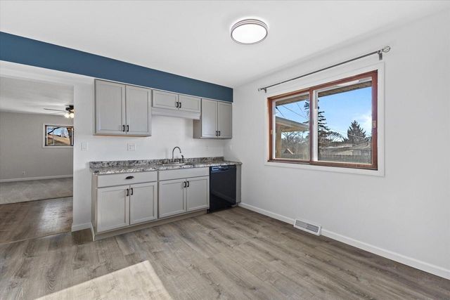 N91W17639 Saint Regis DRIVE, Menomonee Falls, WI 53051