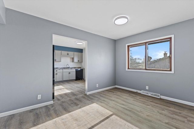 N91W17639 Saint Regis DRIVE, Menomonee Falls, WI 53051