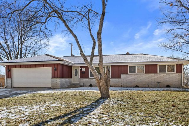 N91W17639 Saint Regis DRIVE, Menomonee Falls, WI 53051