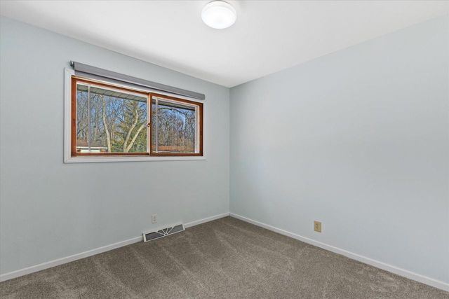 N91W17639 Saint Regis DRIVE, Menomonee Falls, WI 53051