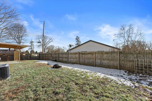 N91W17639 Saint Regis DRIVE, Menomonee Falls, WI 53051