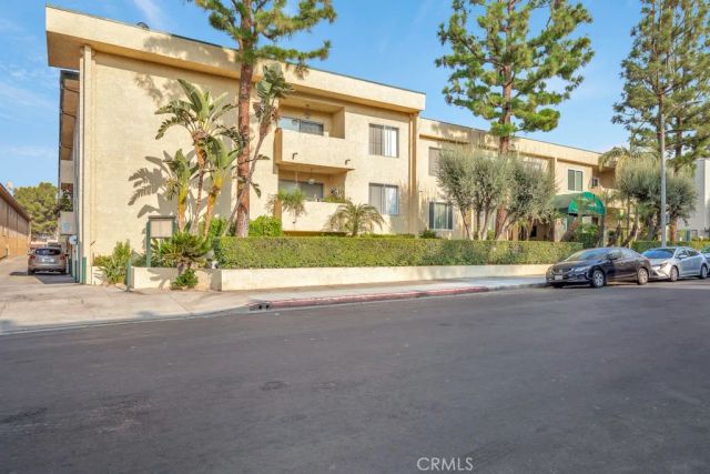 5328 Newcastle 57, Encino, CA 91316