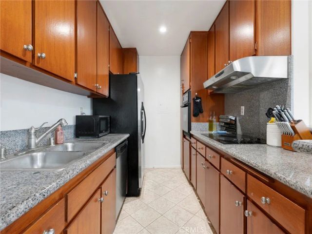 5328 Newcastle 57, Encino, CA 91316