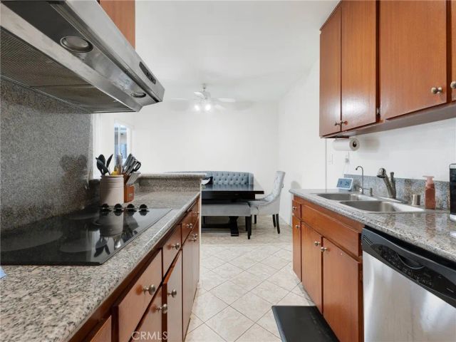 5328 Newcastle 57, Encino, CA 91316