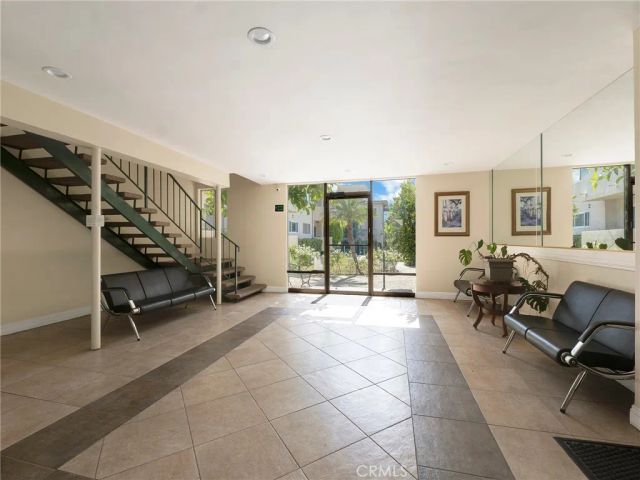 5328 Newcastle 57, Encino, CA 91316