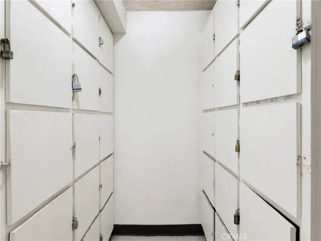 5328 Newcastle 57, Encino, CA 91316