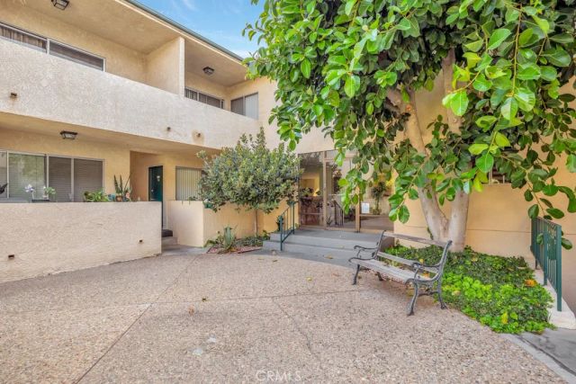 5328 Newcastle 57, Encino, CA 91316