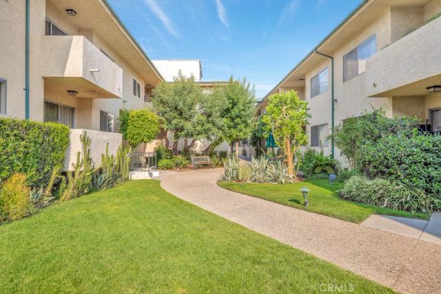 5328 Newcastle 57, Encino, CA 91316