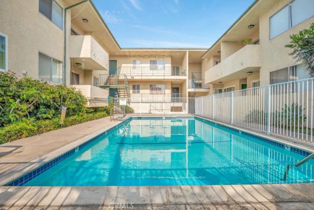 5328 Newcastle 57, Encino, CA 91316