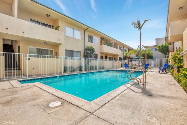 5328 Newcastle 57, Encino, CA 91316
