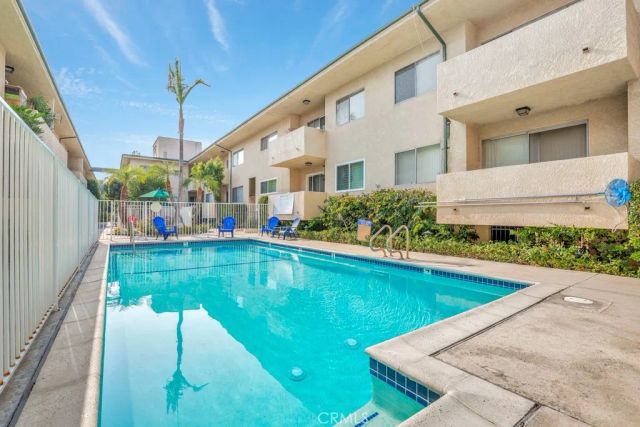 5328 Newcastle 57, Encino, CA 91316