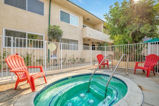 5328 Newcastle 57, Encino, CA 91316