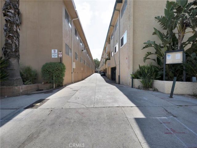 5328 Newcastle 57, Encino, CA 91316