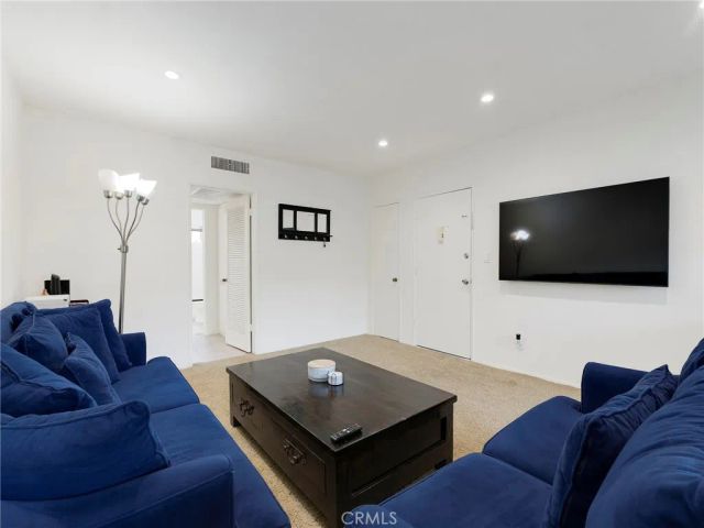 5328 Newcastle 57, Encino, CA 91316