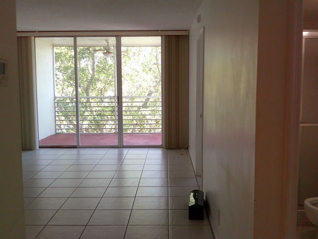 9420 Poinciana Place 409, Davie, FL 33324
