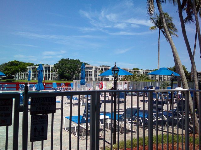9420 Poinciana Place 409, Davie, FL 33324