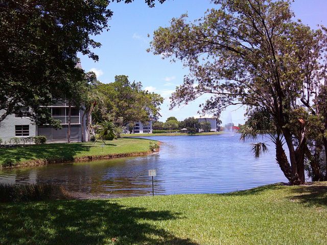 9420 Poinciana Place 409, Davie, FL 33324