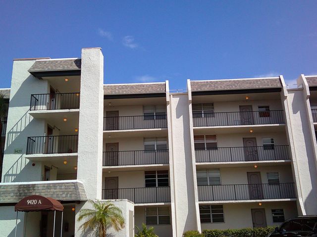 9420 Poinciana Place 409, Davie, FL 33324