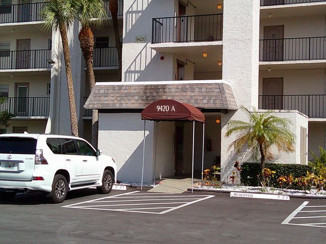 9420 Poinciana Place 409, Davie, FL 33324