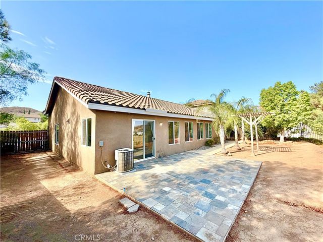 102 Goldenrod Avenue, Perris, CA 92570