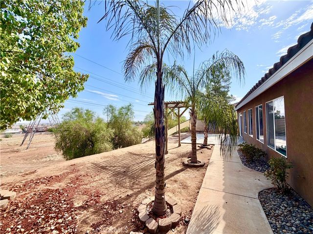 102 Goldenrod Avenue, Perris, CA 92570