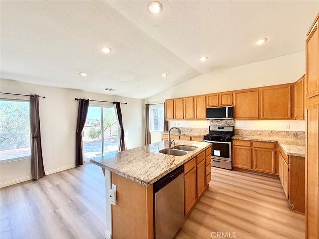 102 Goldenrod Avenue, Perris, CA 92570