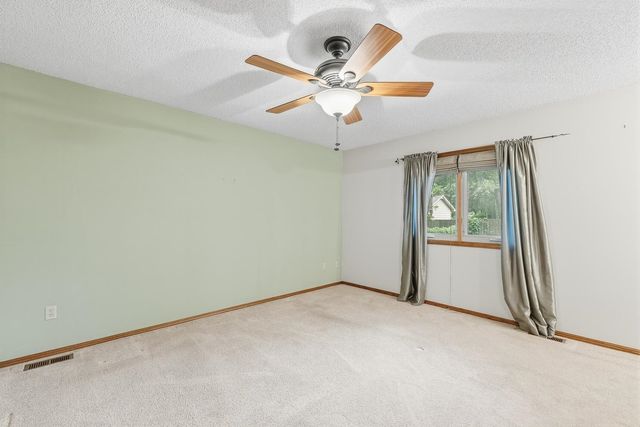1108 E James St, Derby, KS 67037