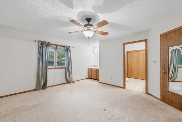 1108 E James St, Derby, KS 67037