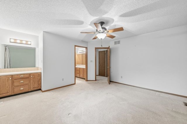 1108 E James St, Derby, KS 67037